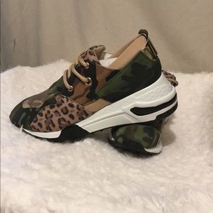 Steve Madden Cliff